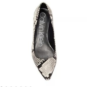 Calvin Klein Snake Skin Pointed Toe Flats - Black White Size 10 Womens.